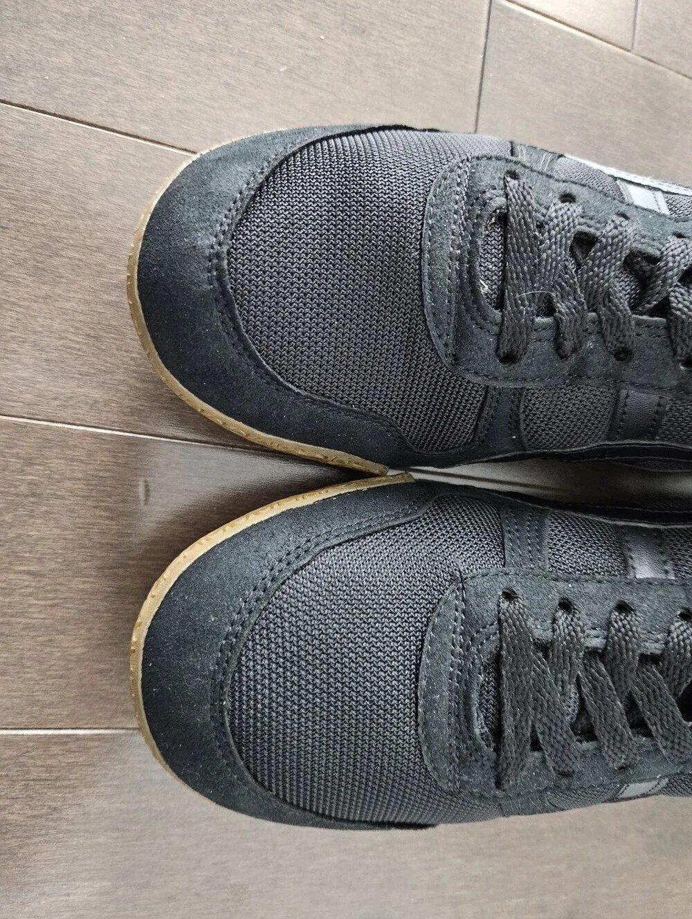 Onitsuka Tiger Ultimate 81 Sneakers in Black with Gum Sole Men's Size 9